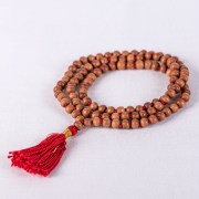 9014 Sandalwood Mala on knotted cord-02